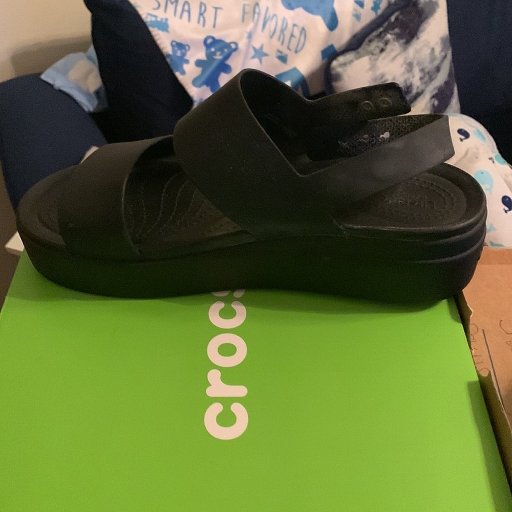 Platform sandals